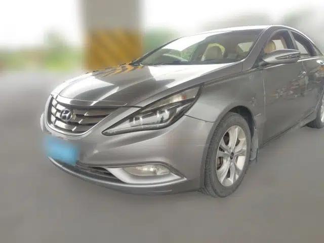 Hyundai Sonata 2011 2.0L Automatic Leading Edition
