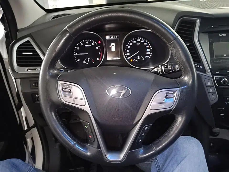 Hyundai Santa Fe 2017 2.0T Automatic All-Wheel Drive Smart 7-Seater — миниатюра 14