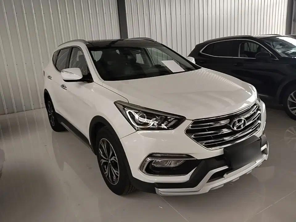 Hyundai Santa Fe 2017 2.0T Automatic All-Wheel Drive Smart 7-Seater — миниатюра 3