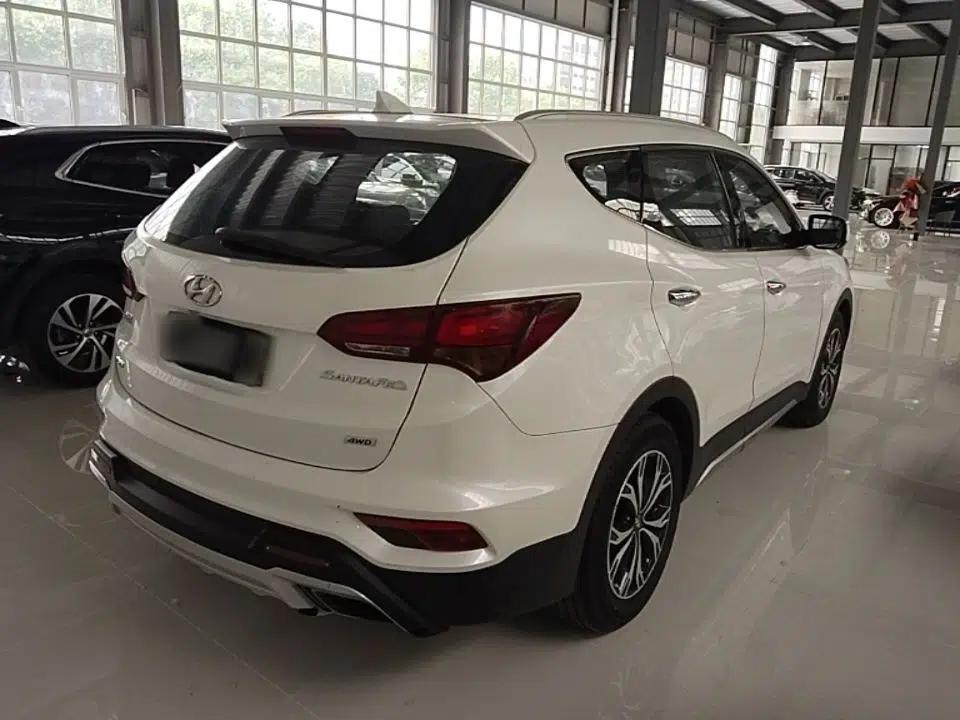 Hyundai Santa Fe 2017 2.0T Automatic All-Wheel Drive Smart 7-Seater — миниатюра 6