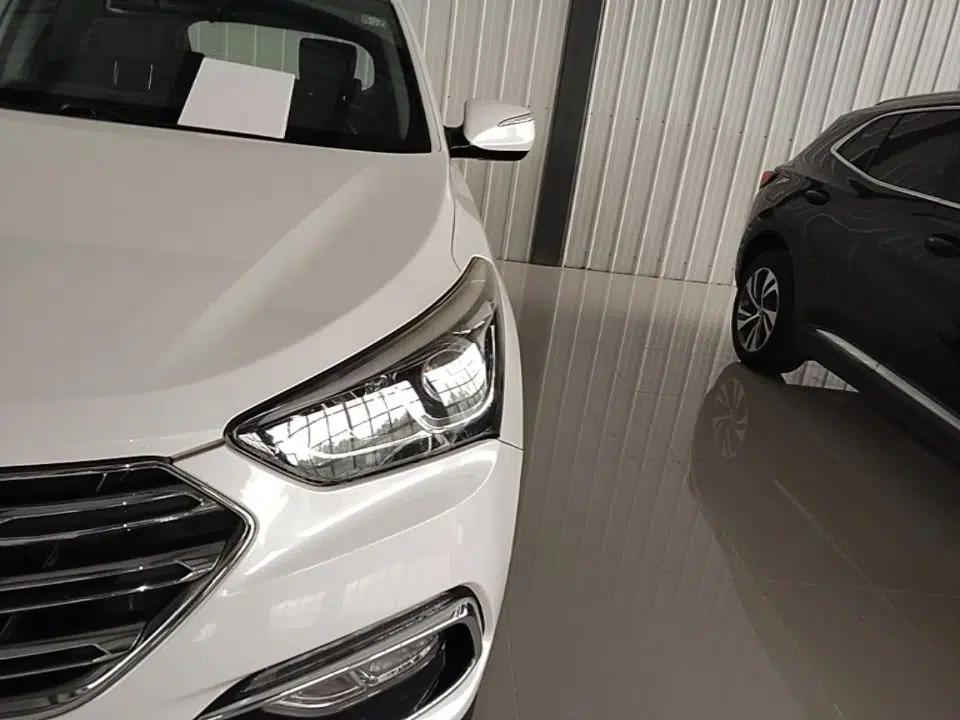 Hyundai Santa Fe 2017 2.0T Automatic All-Wheel Drive Smart 7-Seater — миниатюра 9