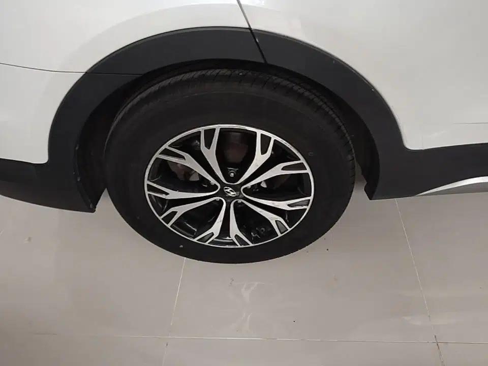 Hyundai Santa Fe 2017 2.0T Automatic All-Wheel Drive Smart 7-Seater — миниатюра 10