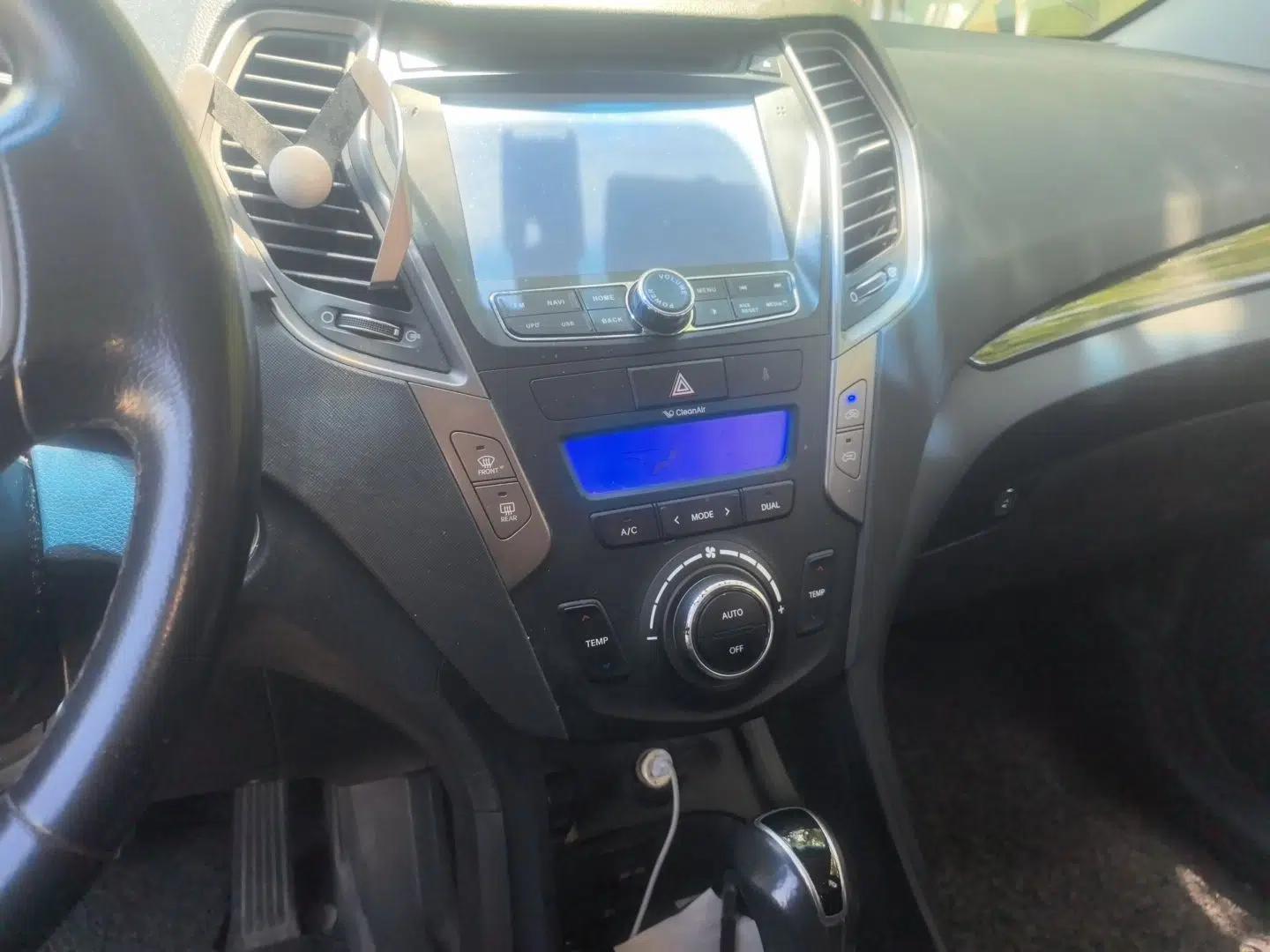 Hyundai Santa Fe 2013 2.4L Automatic Two-Wheel Drive Smart Version — миниатюра 14