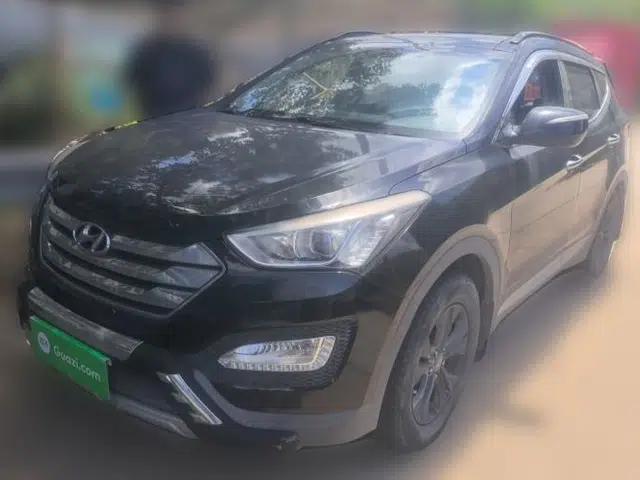 Hyundai Santa Fe 2013 2.4L Automatic Two-Wheel Drive Smart Version