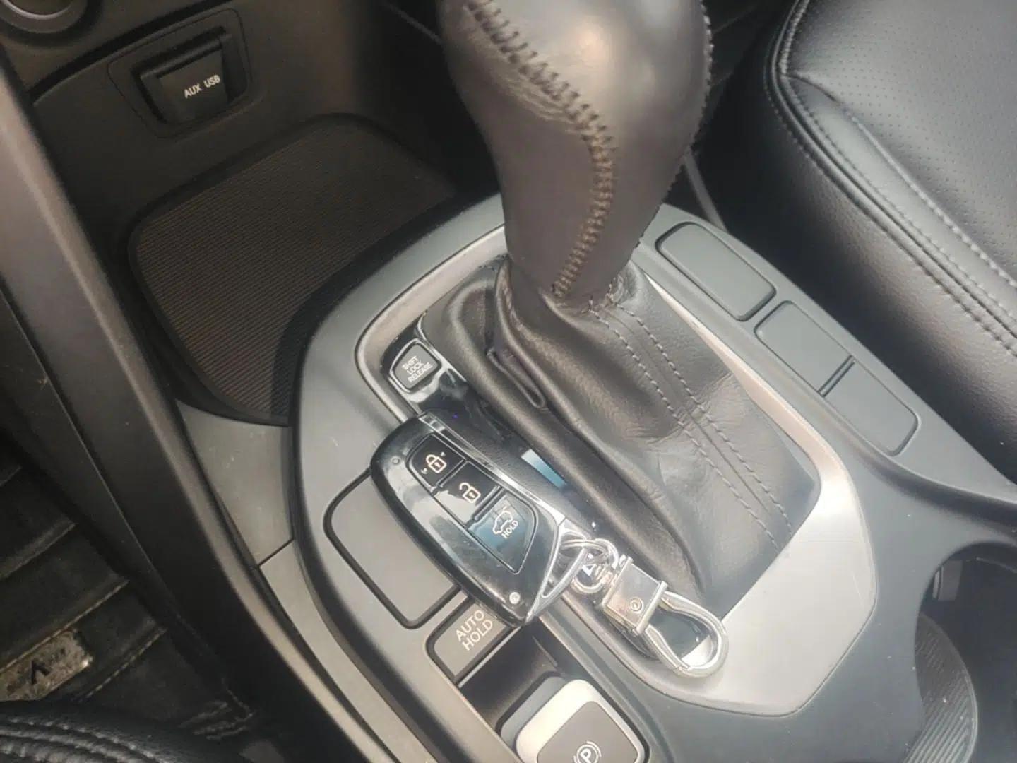 Hyundai Santa Fe 2013 2.4L Automatic Two-Wheel Drive Smart Version — миниатюра 12