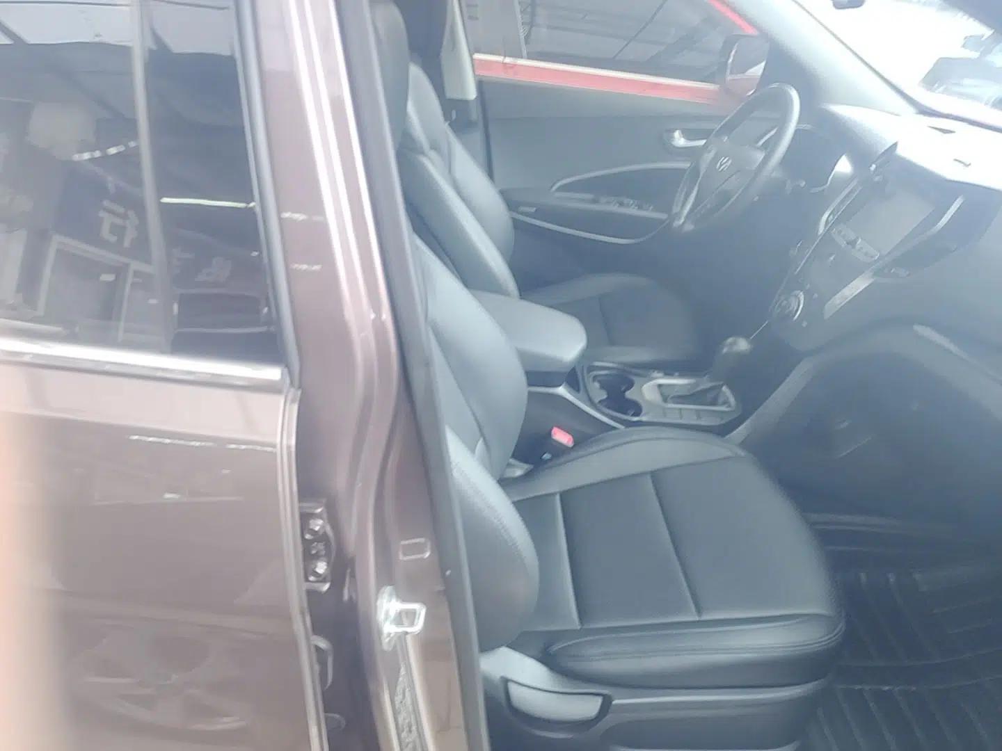 Hyundai Santa Fe 2013 2.4L Automatic Two-Wheel Drive Smart Version — миниатюра 23
