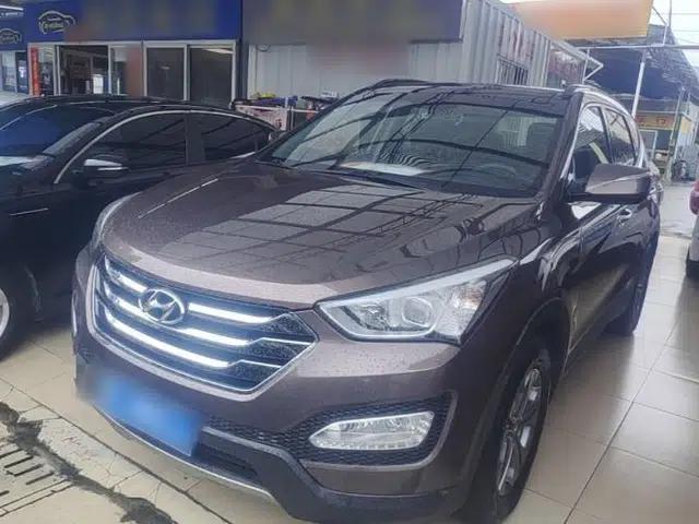 Hyundai Santa Fe 2013 2.4L Automatic Two-Wheel Drive Smart Version