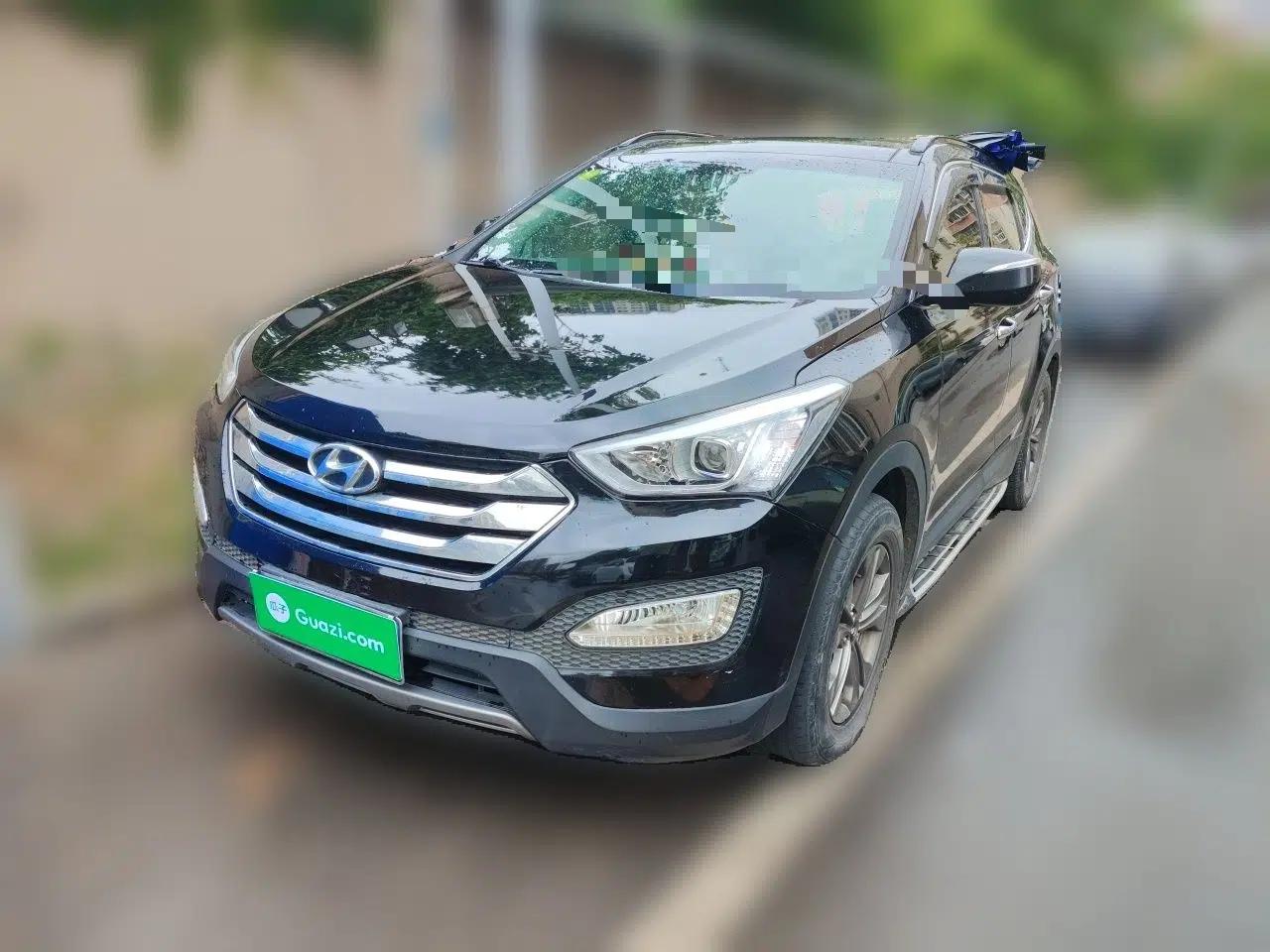 Hyundai Santa Fe 2013 2.4L Automatic Two-Wheel Drive Smart Version — миниатюра 1