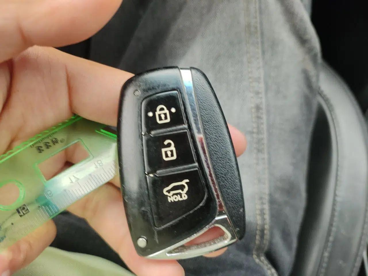 Hyundai Santa Fe 2013 2.4L Automatic Two-Wheel Drive Smart Version — миниатюра 9
