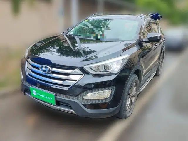 Hyundai Santa Fe 2013 2.4L Automatic Two-Wheel Drive Smart Version