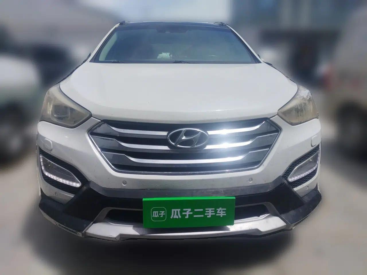 Hyundai Santa Fe 2013 2.0T Automatic All-Wheel Drive Top Trim — миниатюра 2