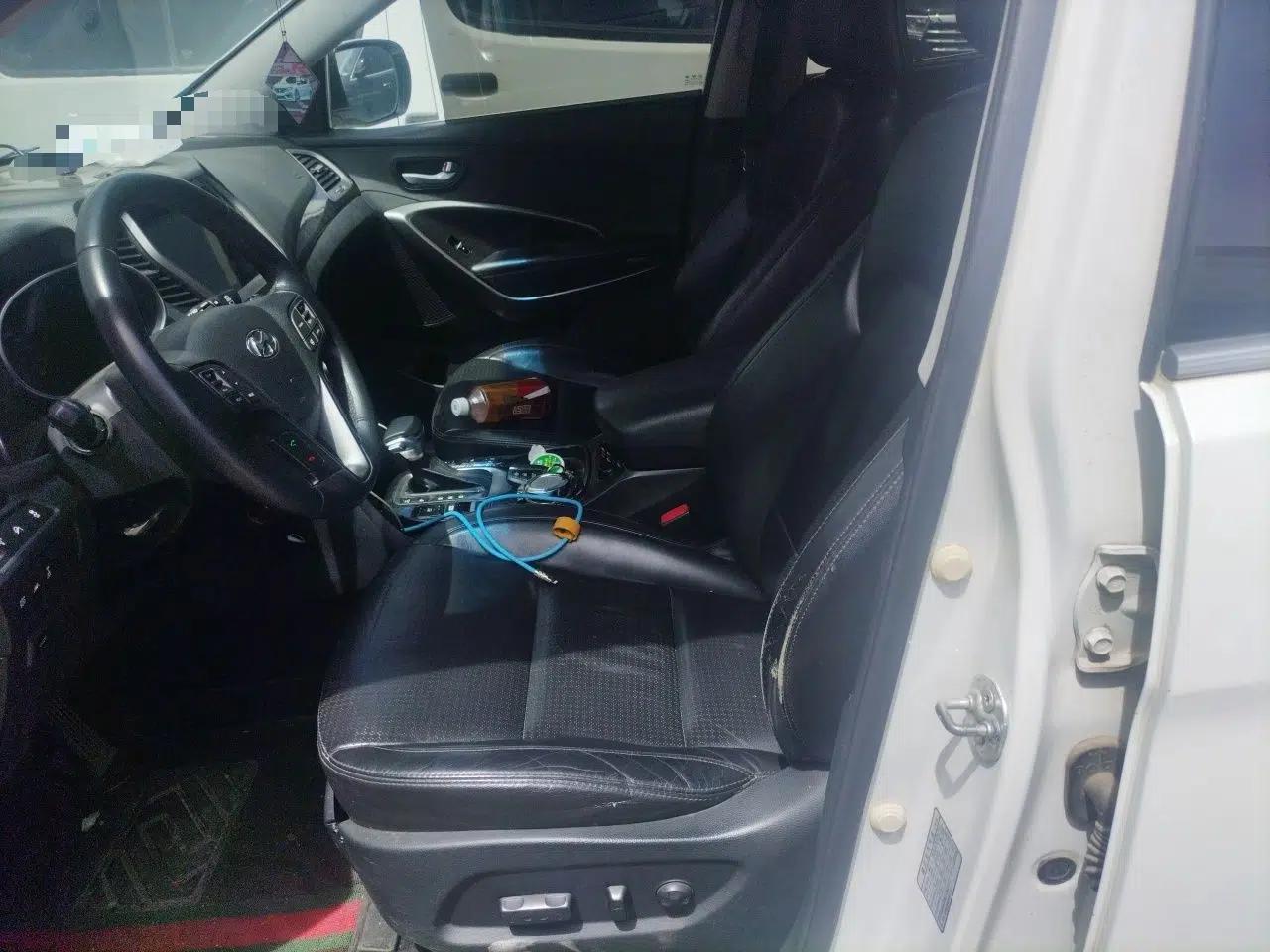 Hyundai Santa Fe 2013 2.0T Automatic All-Wheel Drive Top Trim — миниатюра 16