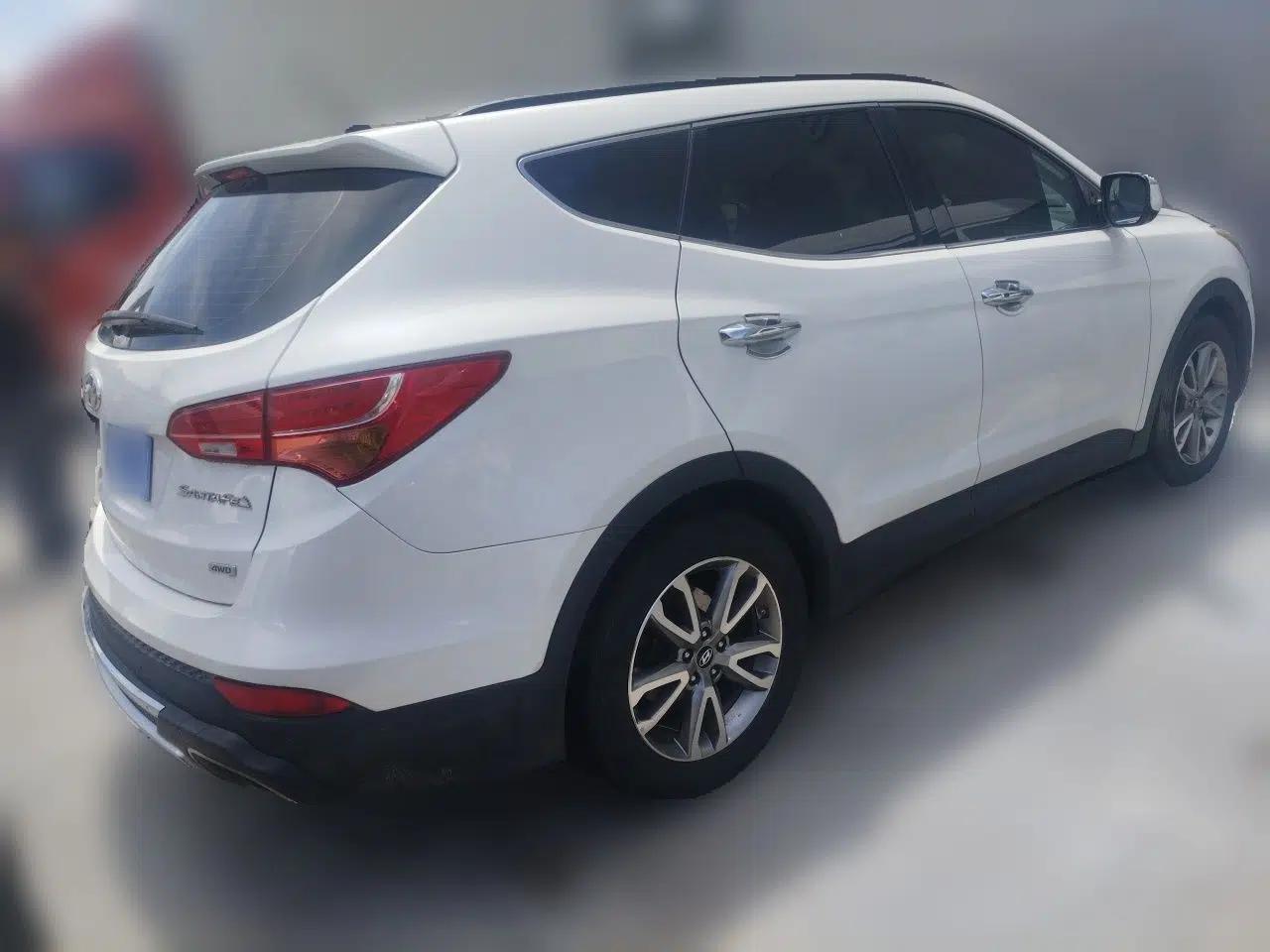 Hyundai Santa Fe 2013 2.0T Automatic All-Wheel Drive Top Trim — миниатюра 6