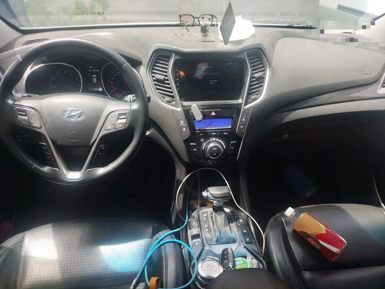 Hyundai Santa Fe 2013 2.0T Automatic All-Wheel Drive Top Trim — миниатюра 10