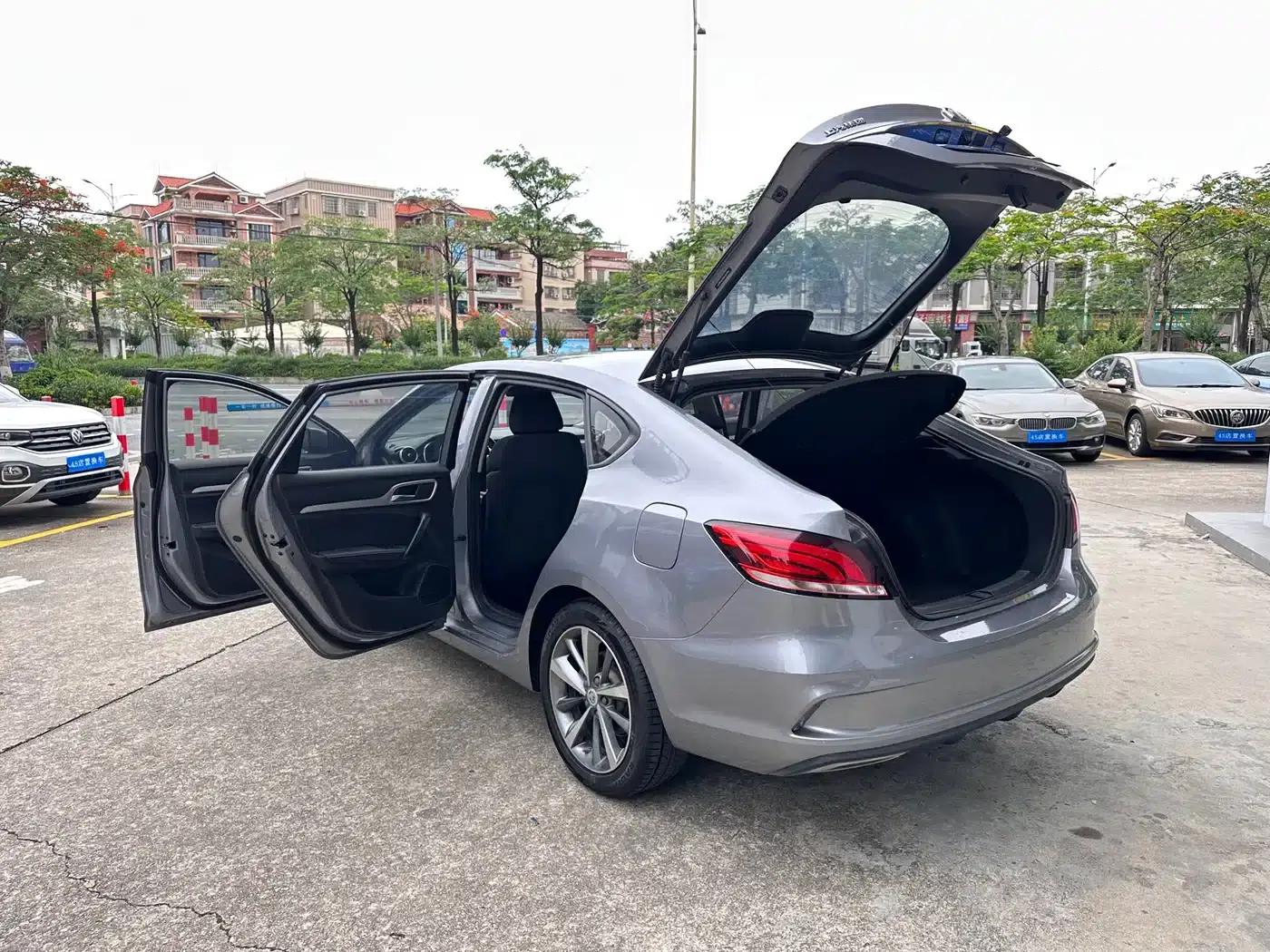 MG6 2019 20T Automatic Star Edition — миниатюра 21