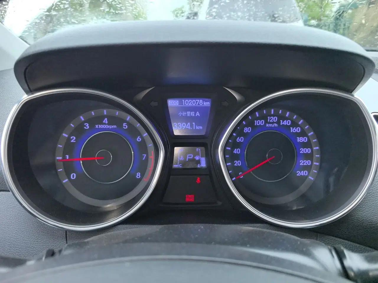 Hyundai Elantra (5th Generation / Langdong) 2015 1.6L Automatic Luxury Model — миниатюра 12