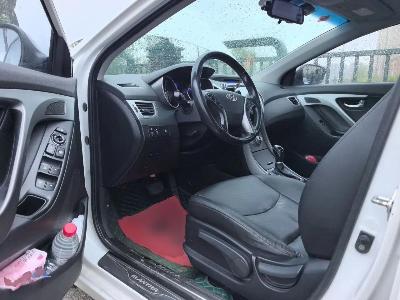 Hyundai Elantra (5th Generation / Langdong) 2015 1.6L Automatic Luxury Model — миниатюра 17
