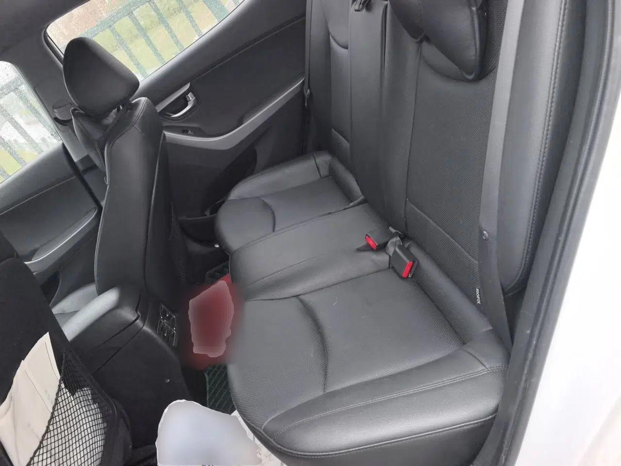 Hyundai Elantra (5th Generation / Langdong) 2015 1.6L Automatic Luxury Model — миниатюра 18