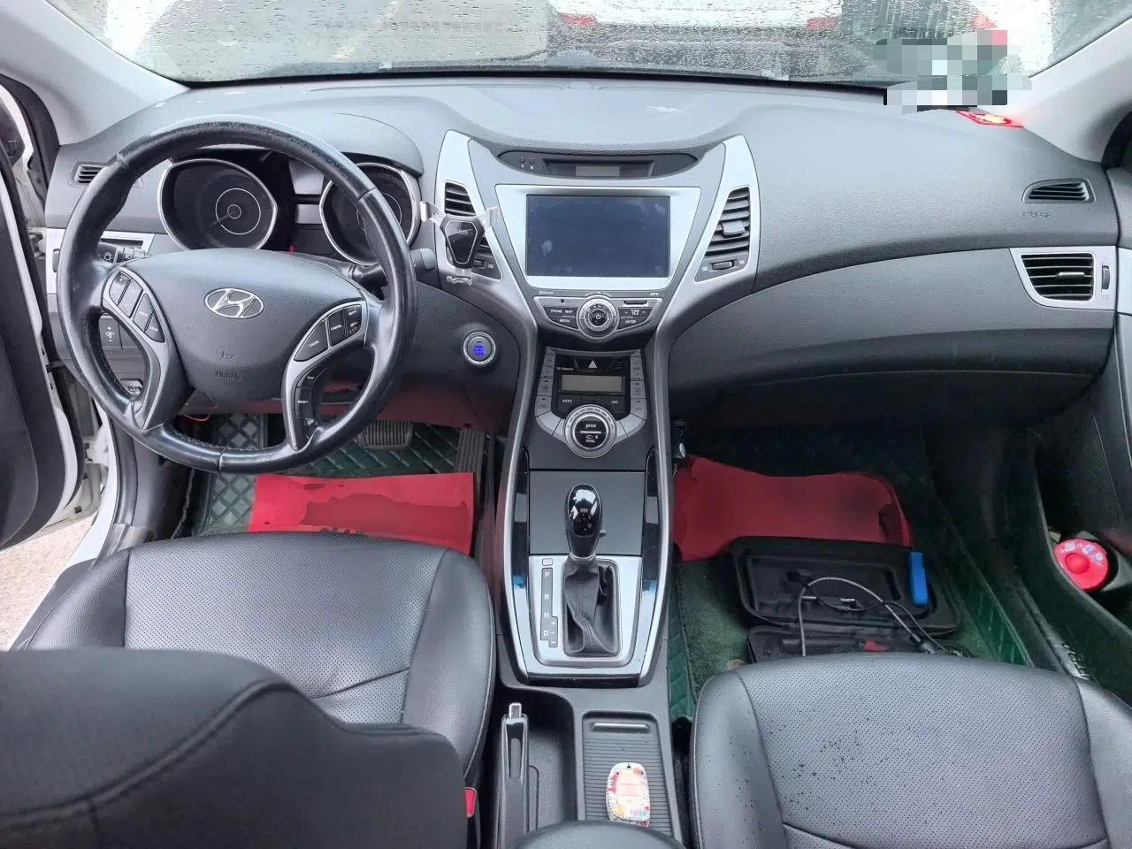 Hyundai Elantra (5th Generation / Langdong) 2015 1.6L Automatic Luxury Model — миниатюра 10