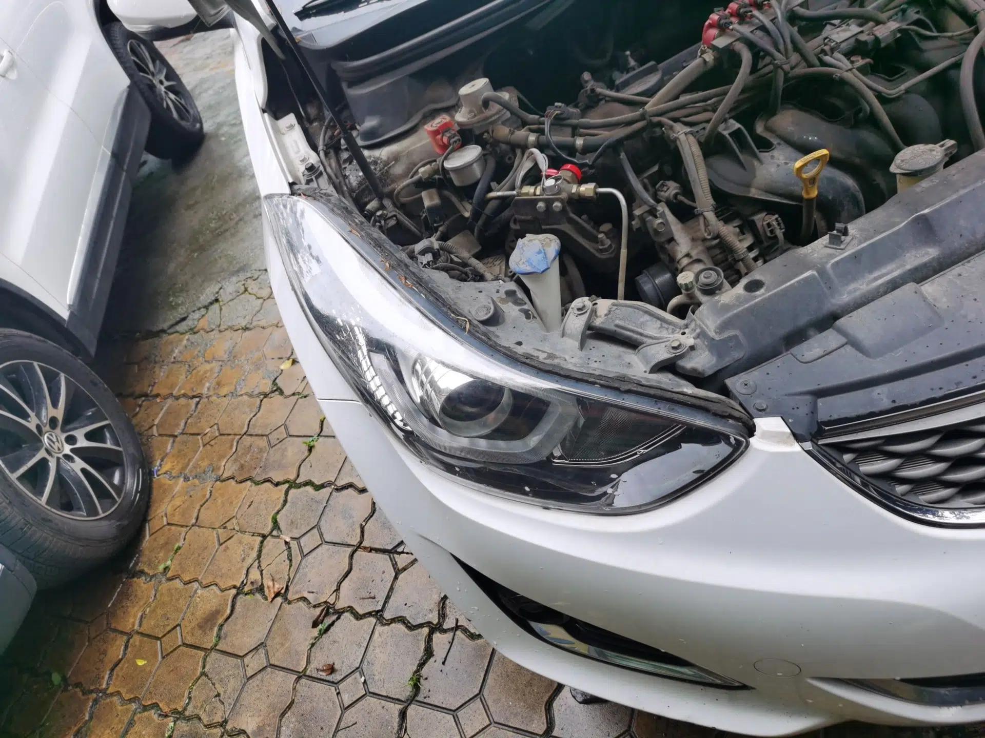 Hyundai Elantra (5th Generation / Langdong) 2016 1.6L Manual Luxury Model — миниатюра 7