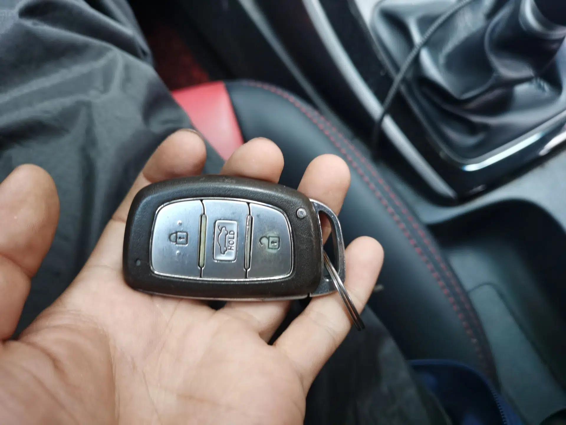 Hyundai Elantra (5th Generation / Langdong) 2016 1.6L Manual Luxury Model — миниатюра 9