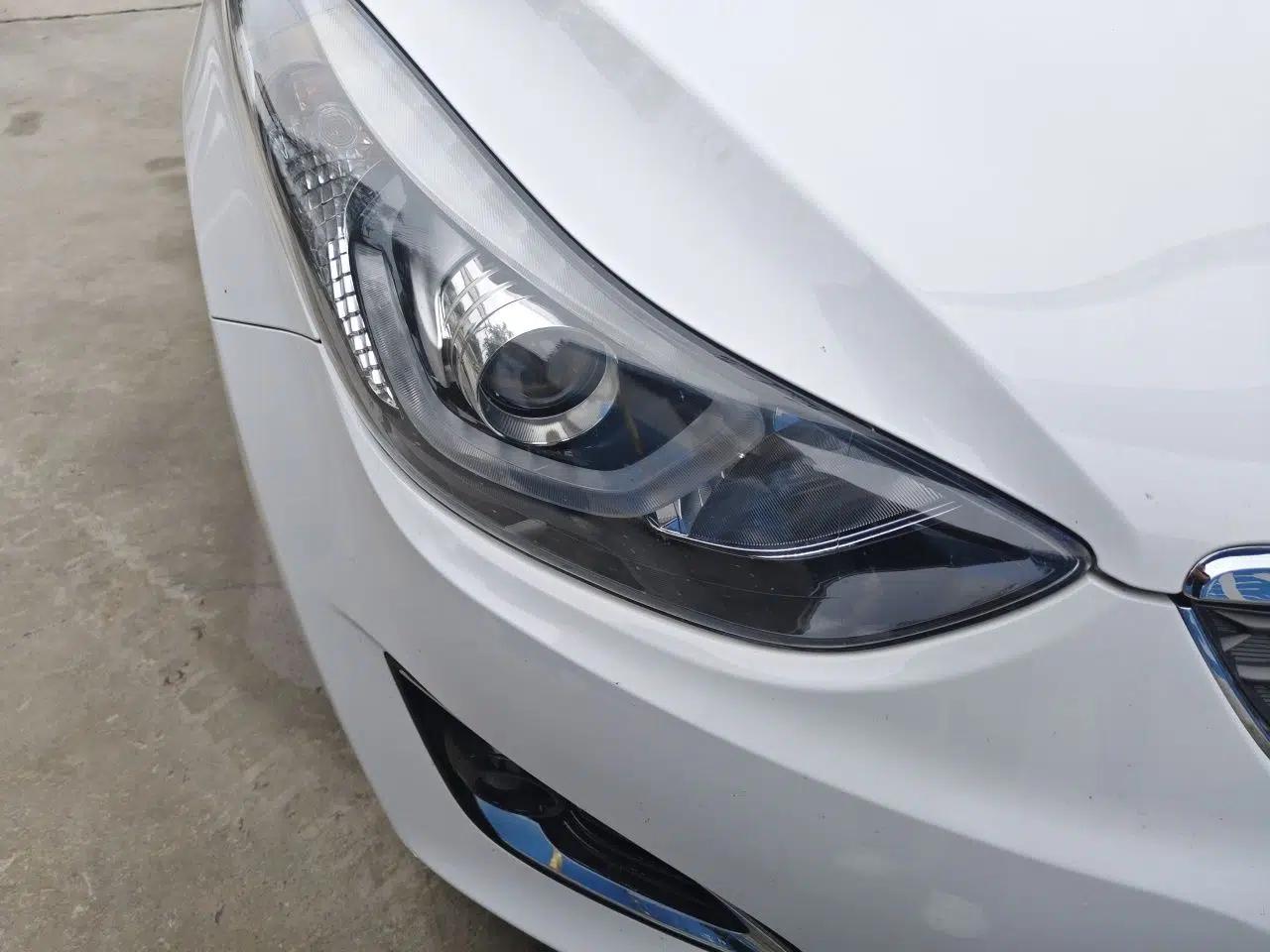 Hyundai Elantra (5th Generation / Langdong) 2016 1.6L Automatic Prestige Model — миниатюра 7