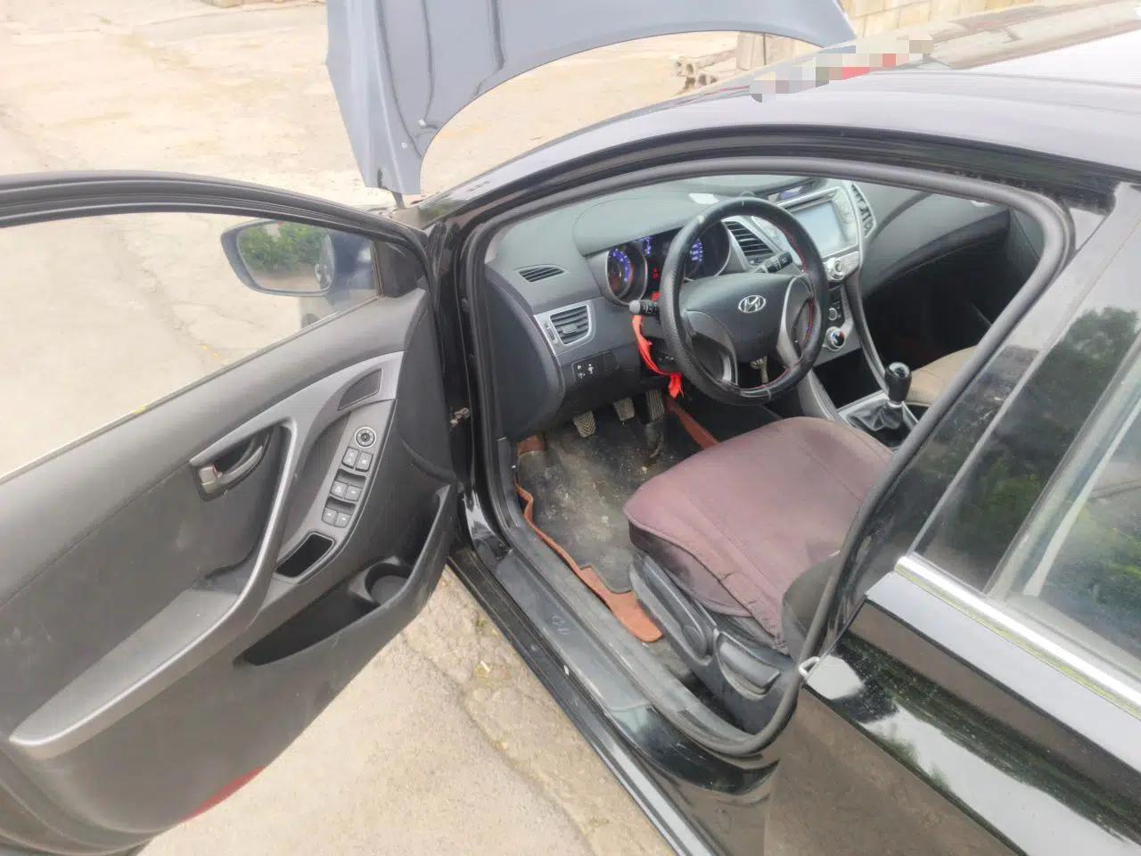 Hyundai Elantra (5th Generation / Langdong) 2016 1.6L Manual Fashion Edition — миниатюра 17