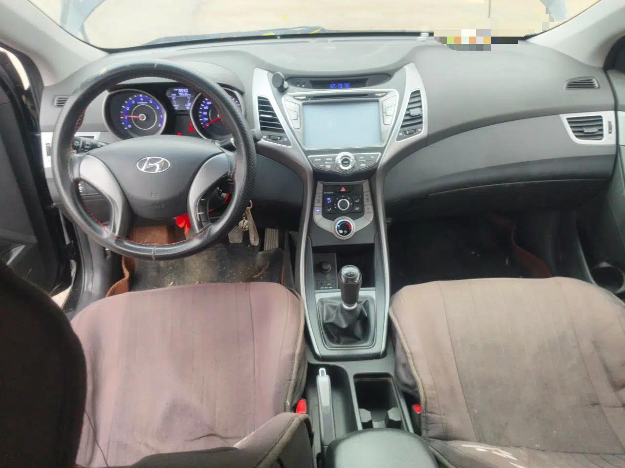 Hyundai Elantra (5th Generation / Langdong) 2016 1.6L Manual Fashion Edition — миниатюра 10