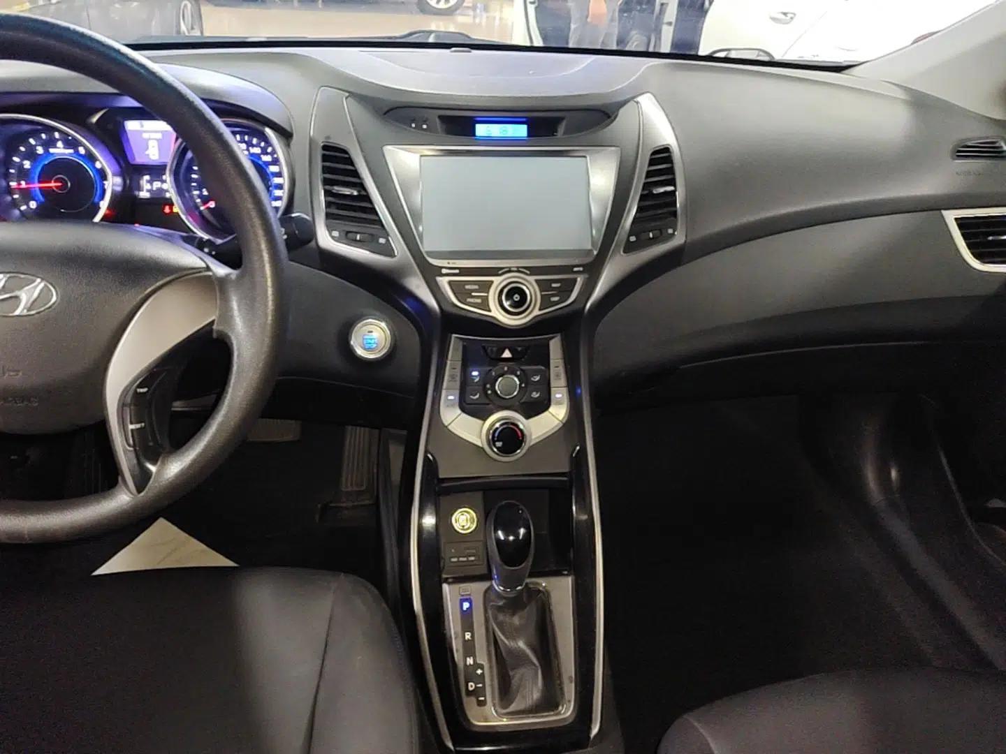 Hyundai Elantra (5th Generation / Langdong) 2013 1.6L Automatic Leading Model — миниатюра 16