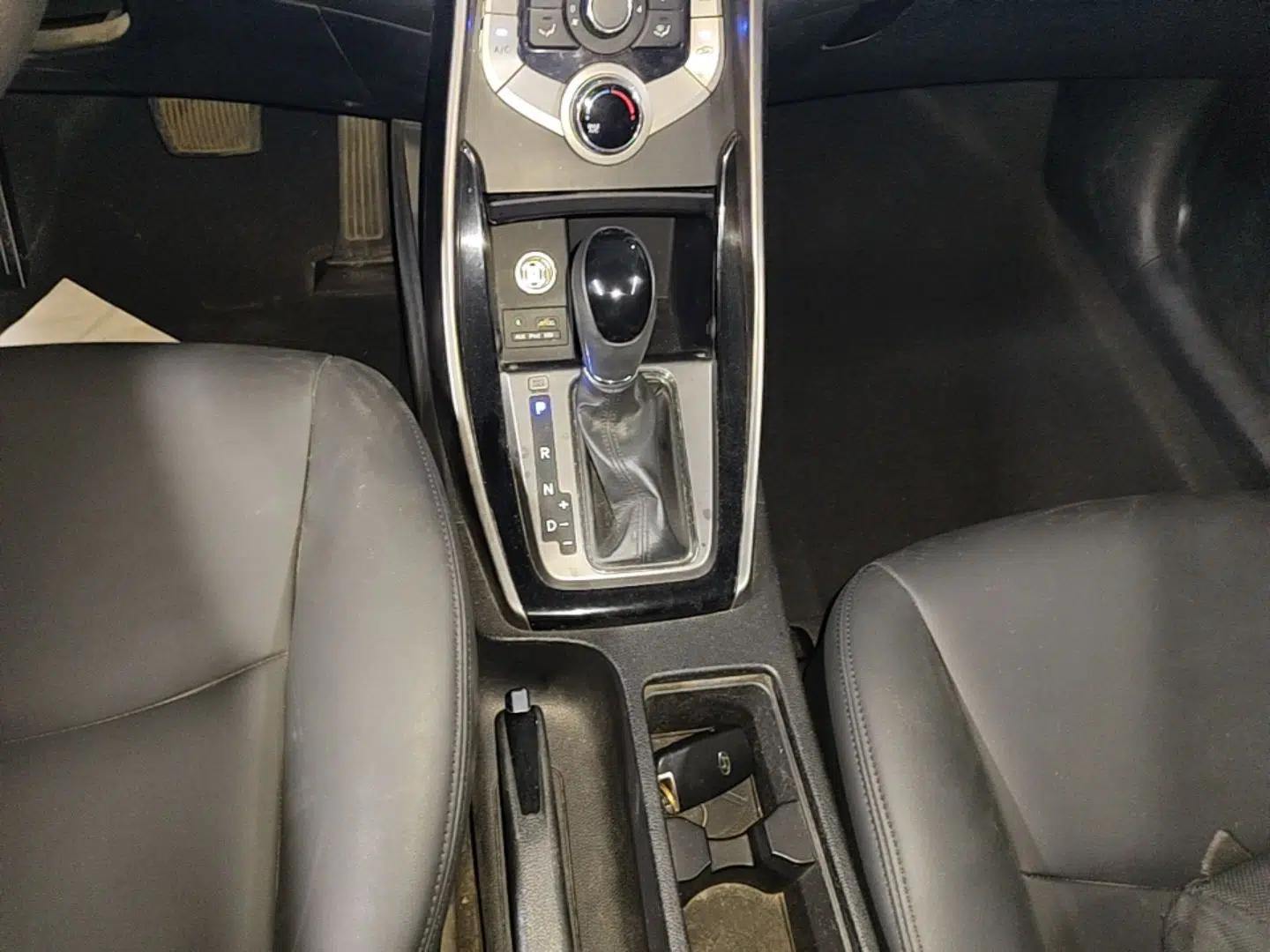Hyundai Elantra (5th Generation / Langdong) 2013 1.6L Automatic Leading Model — миниатюра 17
