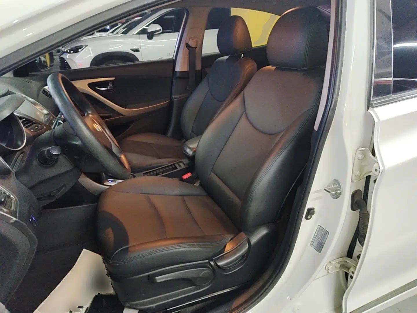 Hyundai Elantra (5th Generation / Langdong) 2013 1.6L Automatic Leading Model — миниатюра 18