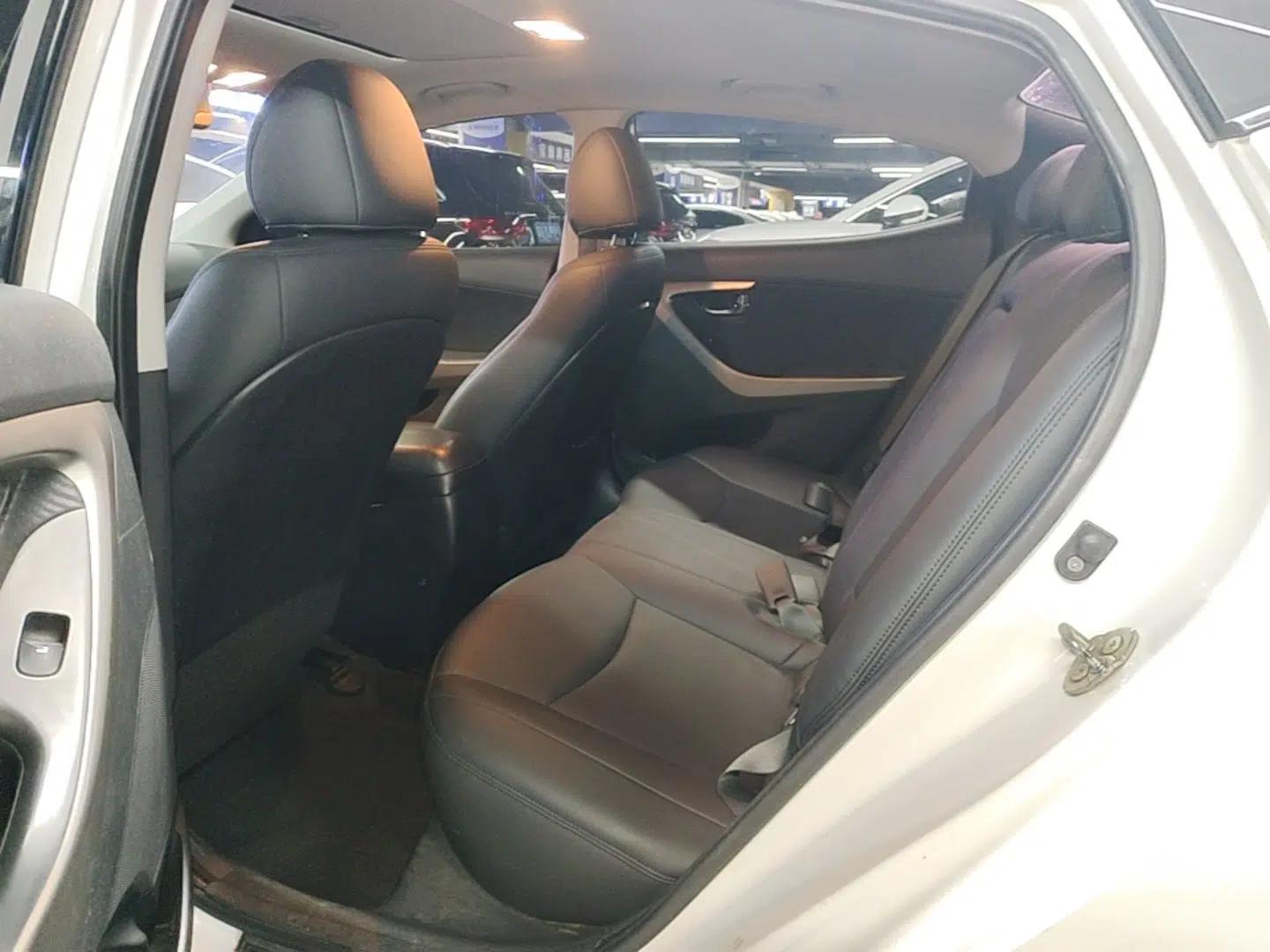 Hyundai Elantra (5th Generation / Langdong) 2013 1.6L Automatic Leading Model — миниатюра 20