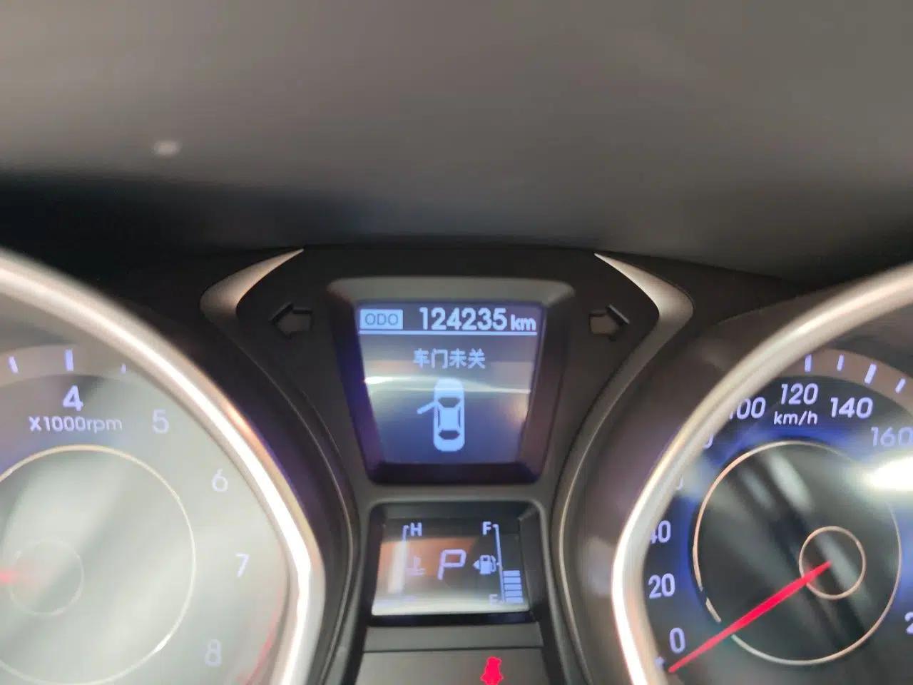 Hyundai Elantra (5th Generation / Langdong) 2013 1.6L Automatic Leading Model — миниатюра 13
