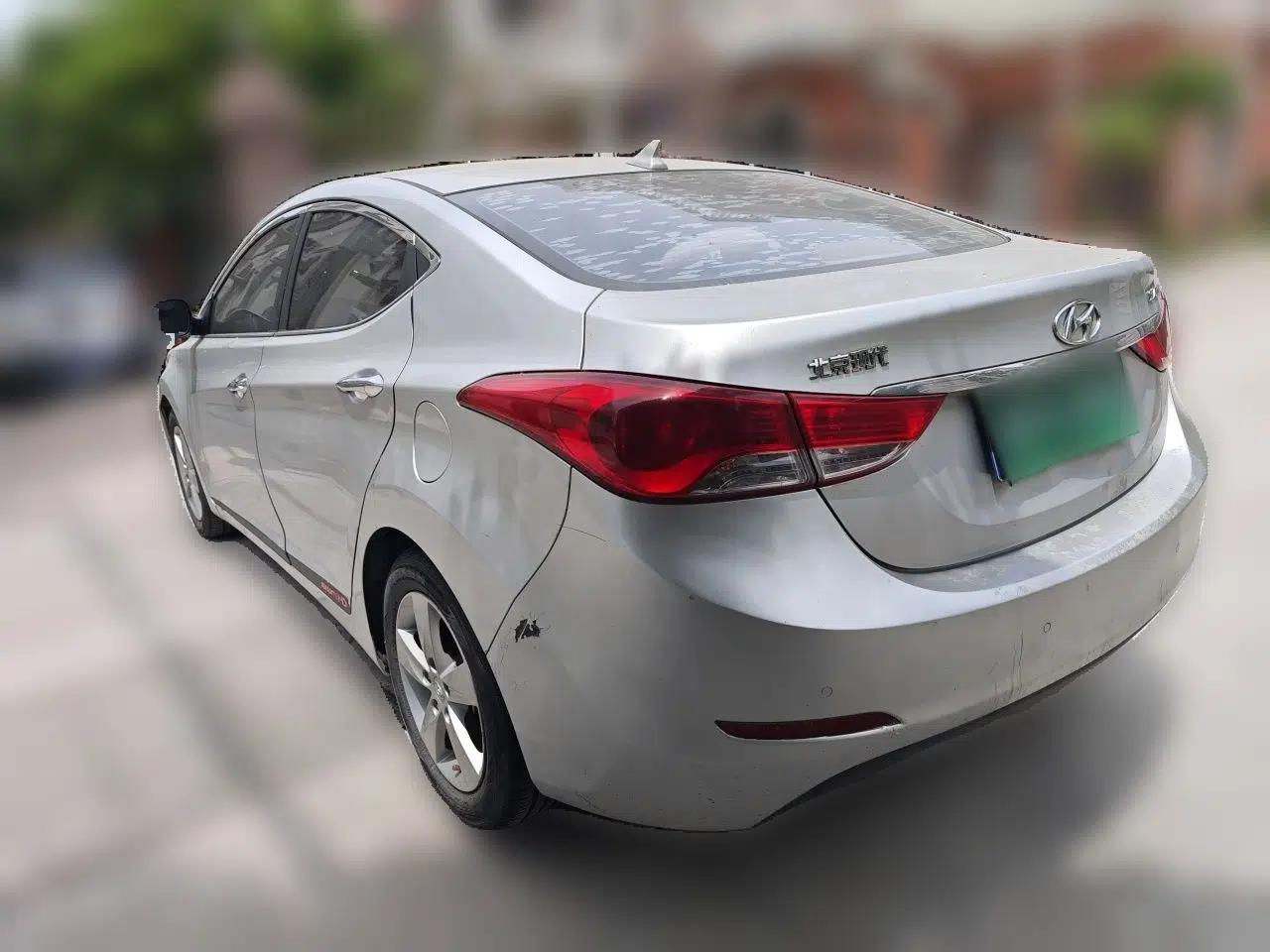 Hyundai Elantra (5th Generation / Langdong) 2013 1.6L Automatic Leading Model — миниатюра 4