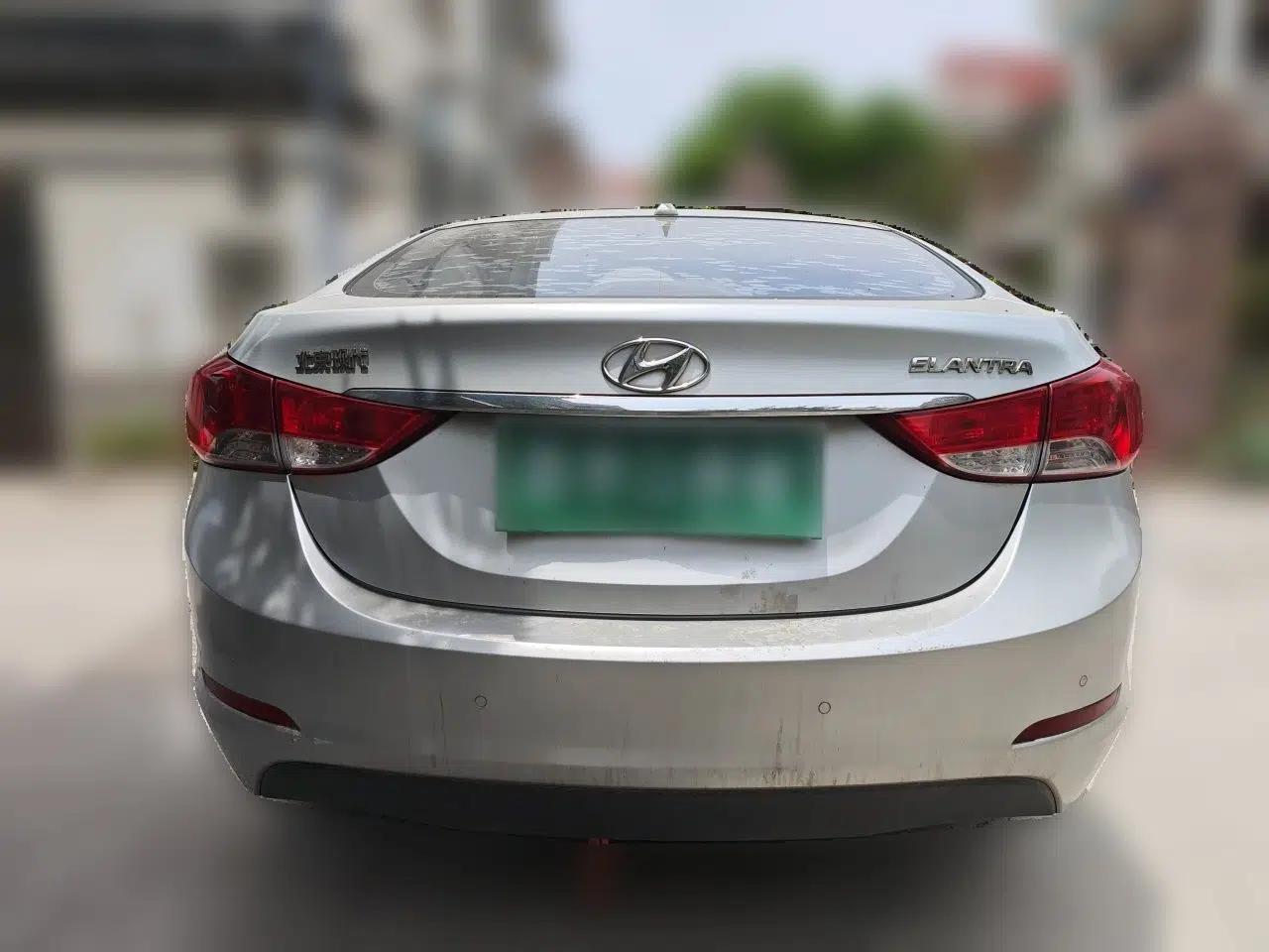 Hyundai Elantra (5th Generation / Langdong) 2013 1.6L Automatic Leading Model — миниатюра 5