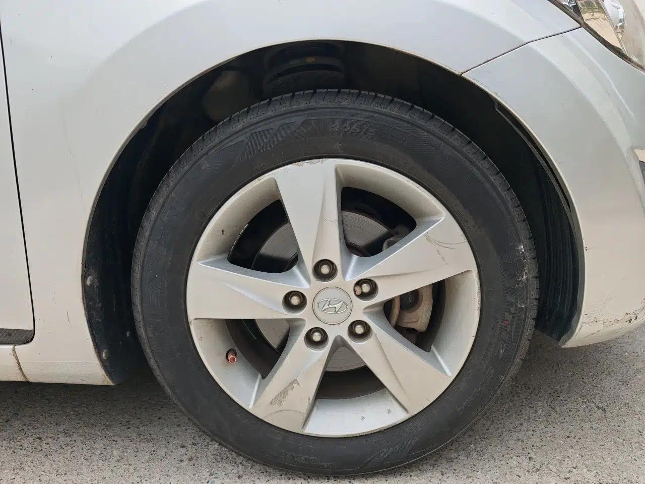 Hyundai Elantra (5th Generation / Langdong) 2013 1.6L Automatic Leading Model — миниатюра 8
