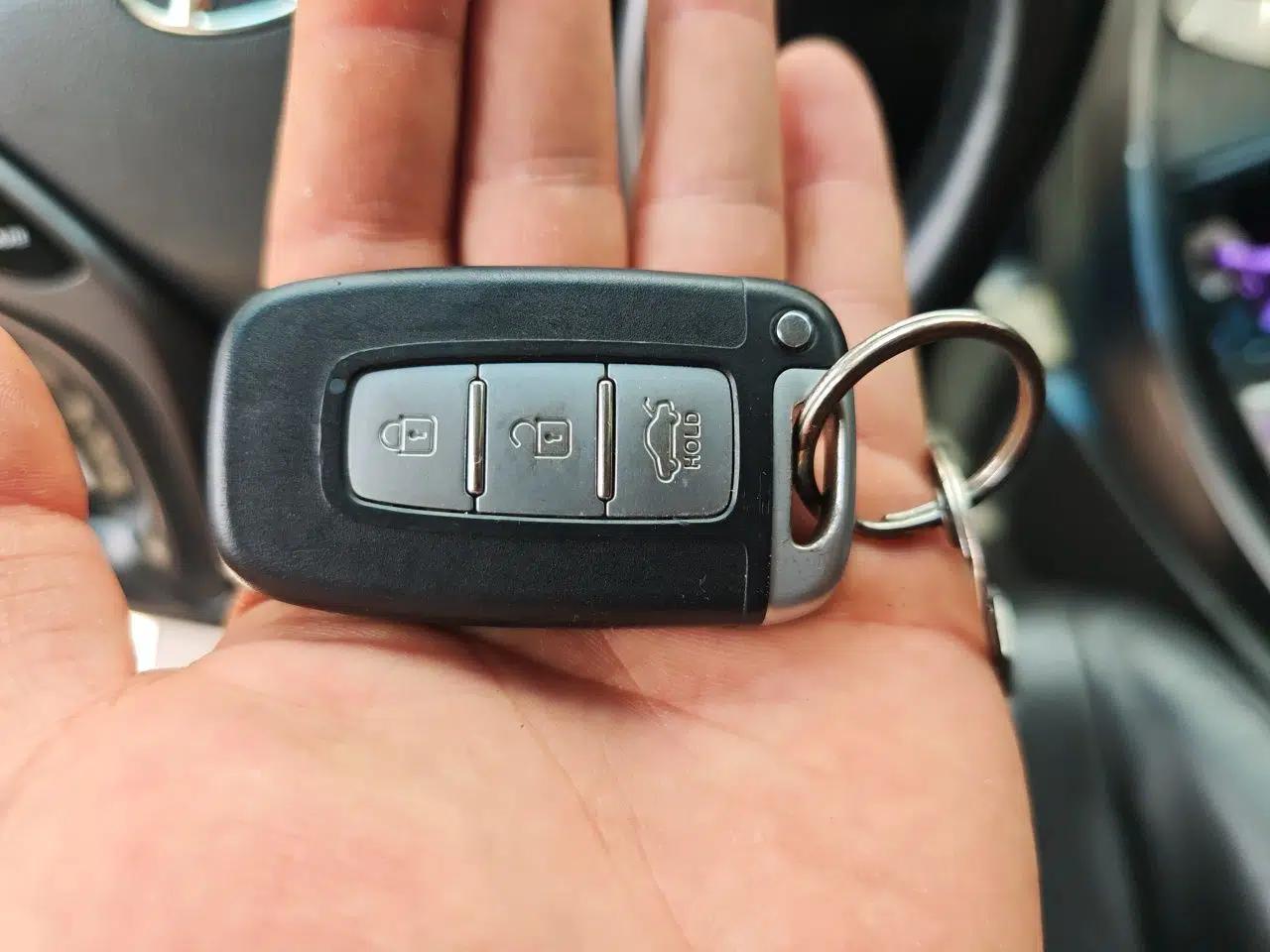 Hyundai Elantra (5th Generation / Langdong) 2013 1.6L Automatic Leading Model — миниатюра 9