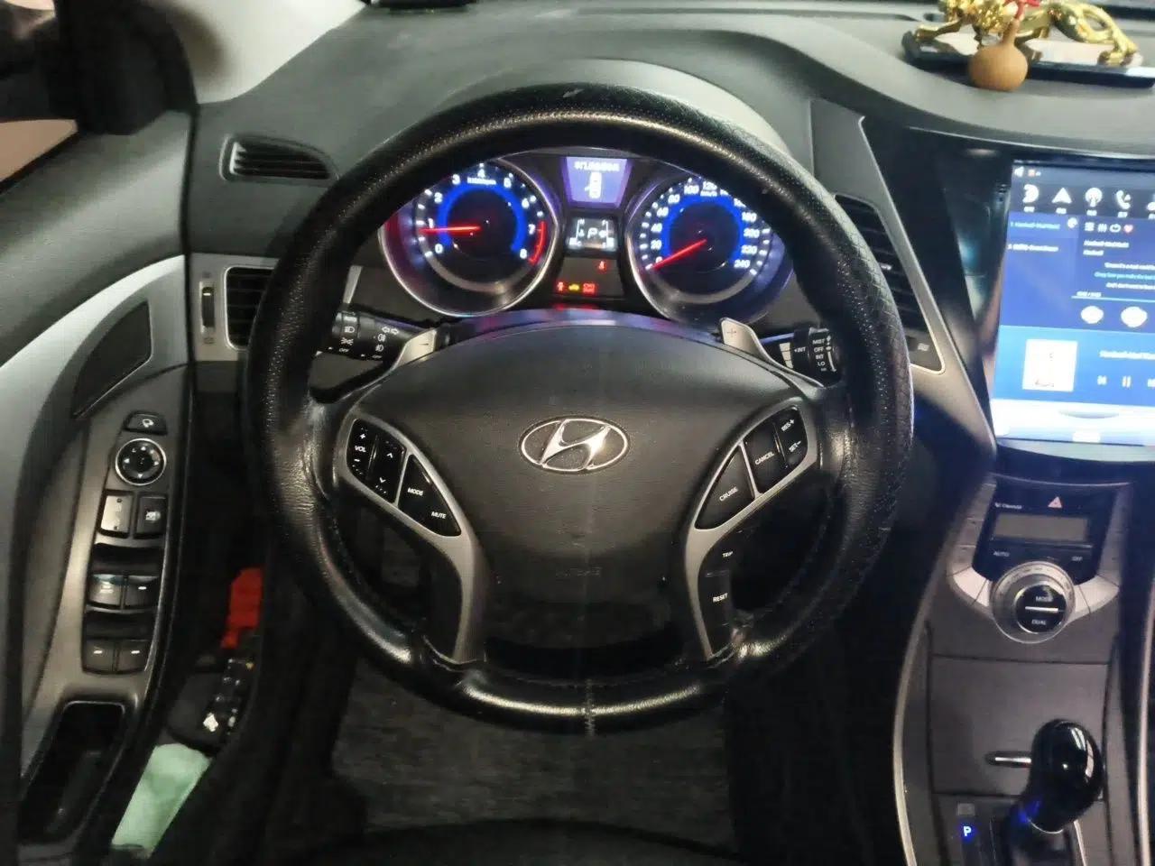 Hyundai Elantra (5th Generation / Langdong) 2015 1.6L Automatic Luxury Model — миниатюра 11
