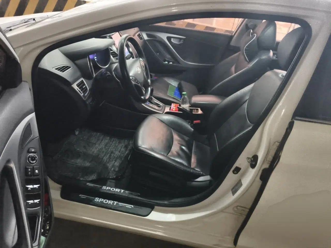 Hyundai Elantra (5th Generation / Langdong) 2015 1.6L Automatic Luxury Model — миниатюра 17