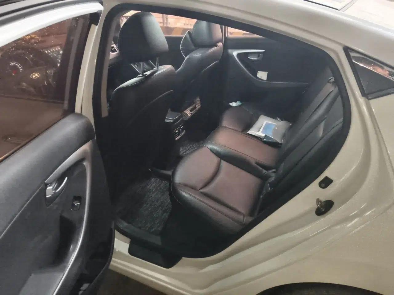 Hyundai Elantra (5th Generation / Langdong) 2015 1.6L Automatic Luxury Model — миниатюра 18