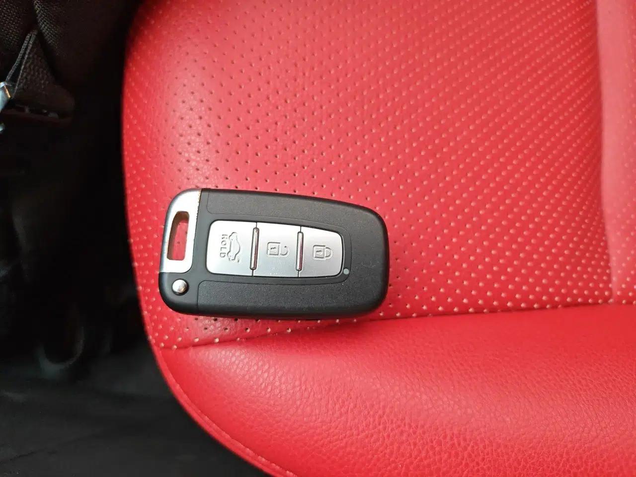 Hyundai Elantra (5th Generation / Langdong) 2013 1.6L Automatic Leading Model — миниатюра 9