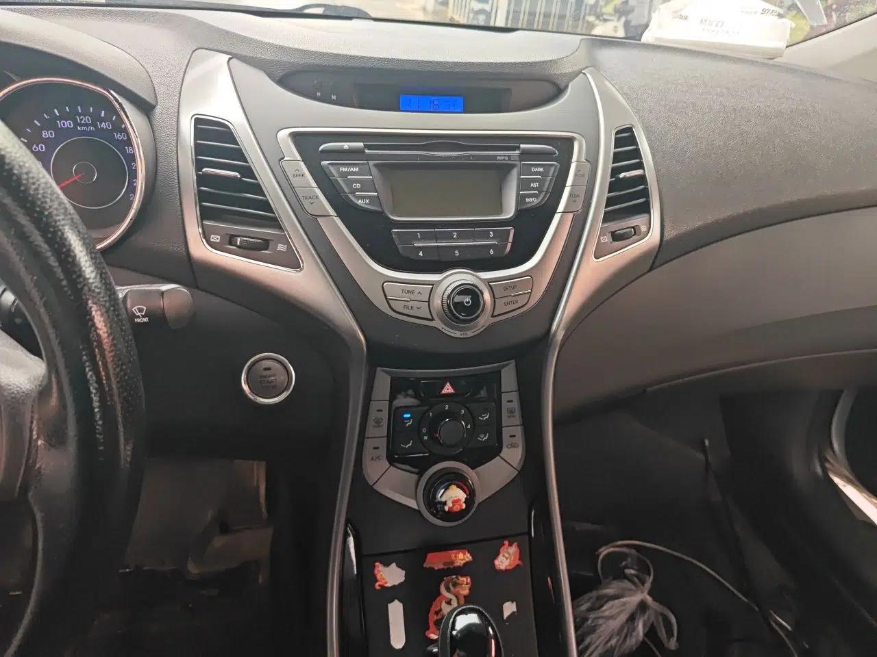Hyundai Elantra (5th Generation / Langdong) 2012 1.6L Automatic Leading Model — миниатюра 14