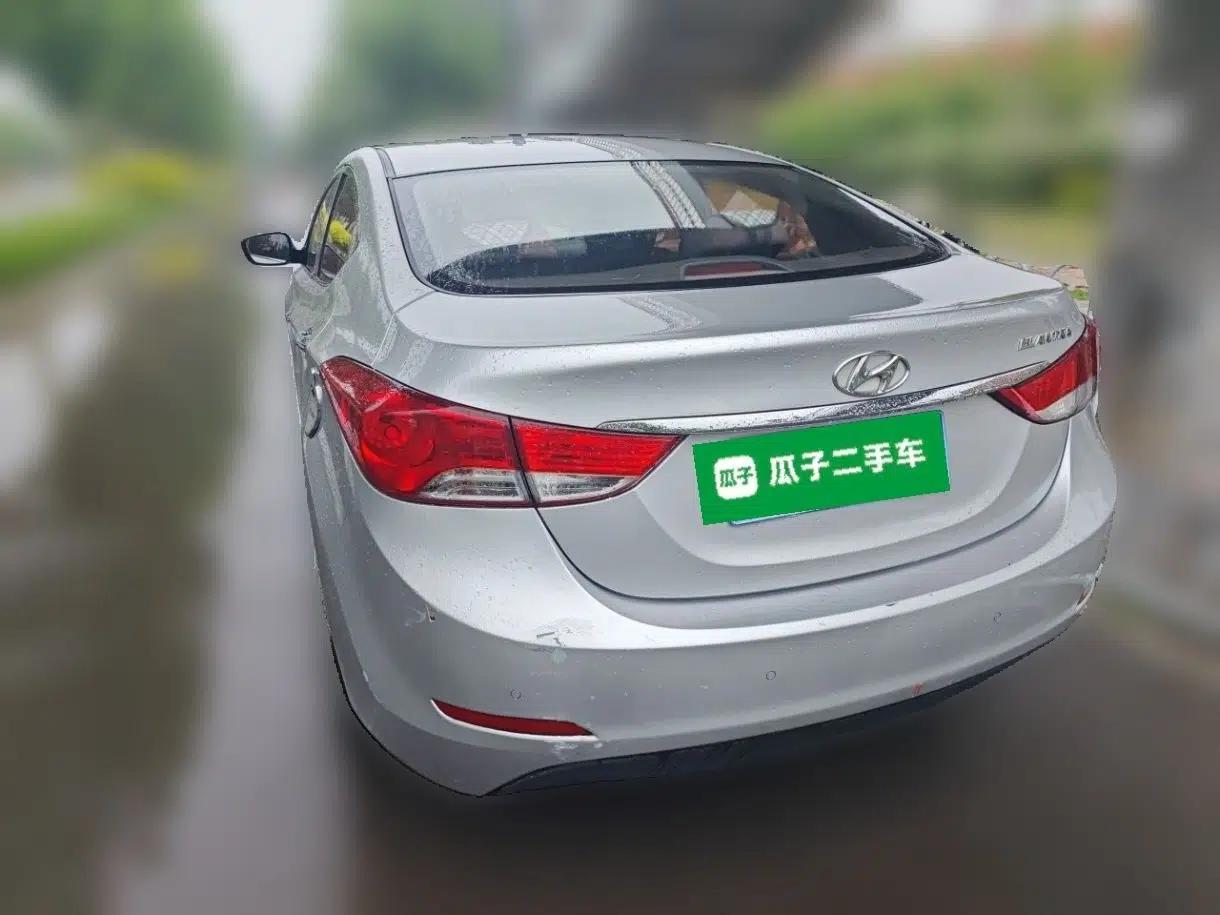 Hyundai Elantra (5th Generation / Langdong) 2012 1.6L Automatic Leading Model — миниатюра 4