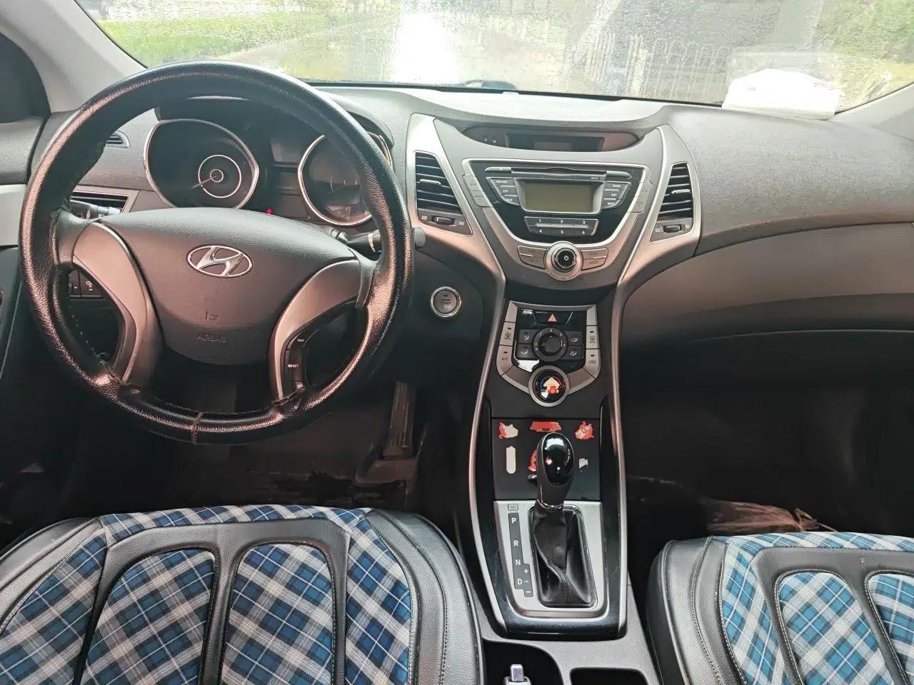 Hyundai Elantra (5th Generation / Langdong) 2012 1.6L Automatic Leading Model — миниатюра 10