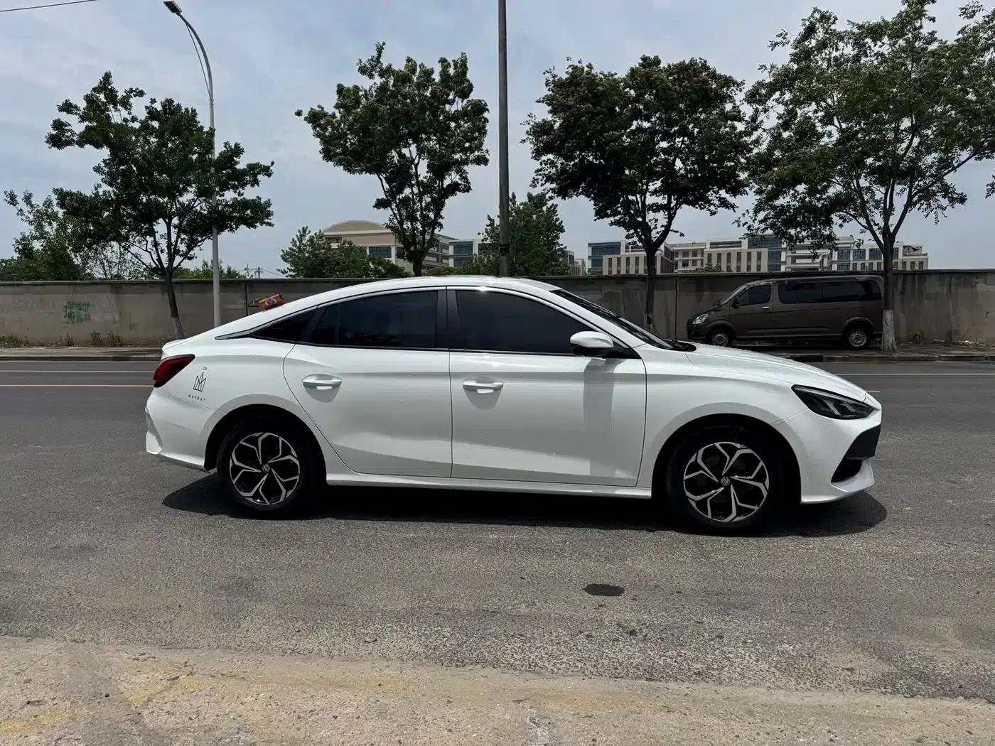 MG5 2021 180DVVT CVT Youth Style Edition — миниатюра 7