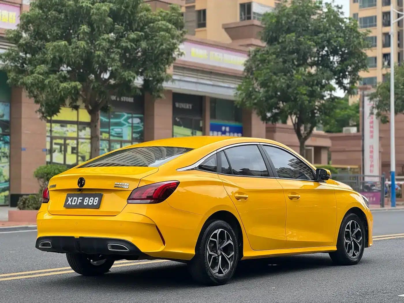 MG5 2022 180DVVT CVT Youth Luxury Edition — миниатюра 8