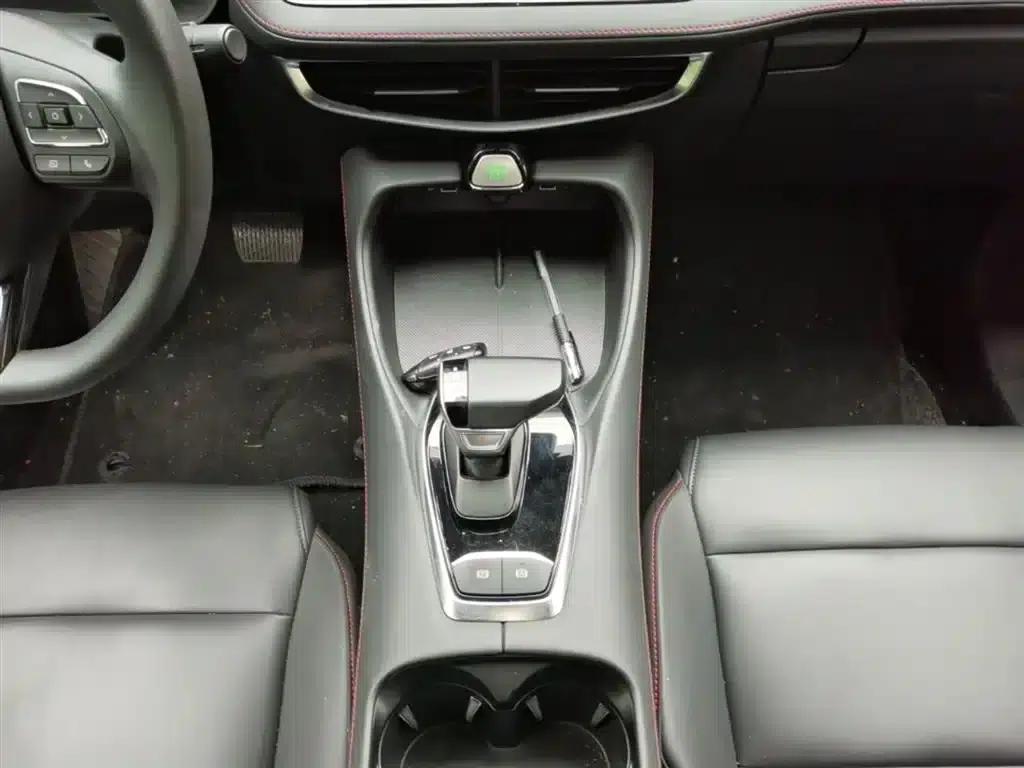 MG5 2025 300TGI Global Flagship Edition — миниатюра 14