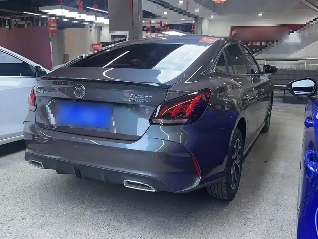 MG5 2023 180DVVT CVT Luxury Edition — миниатюра 13