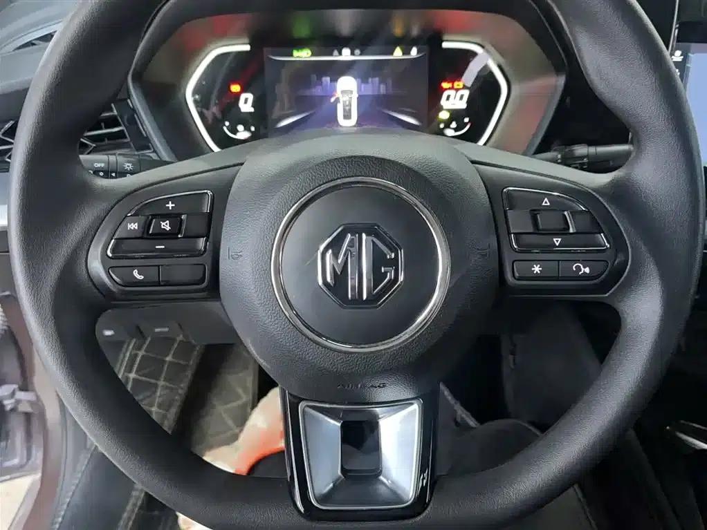 MG5 2023 180DVVT CVT Luxury Edition — миниатюра 3