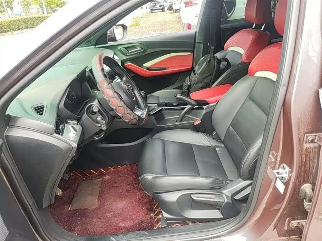 MG5 2022 180DVVT Manual Youth Luxury Edition — миниатюра 15